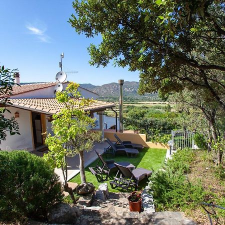 La Casa In Collina - Affittacamere Con Vista Mare Lu Lioni Exterior photo
